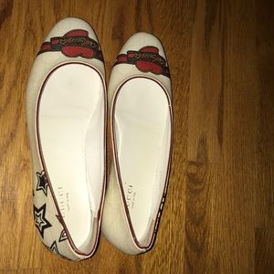 Women’s flats